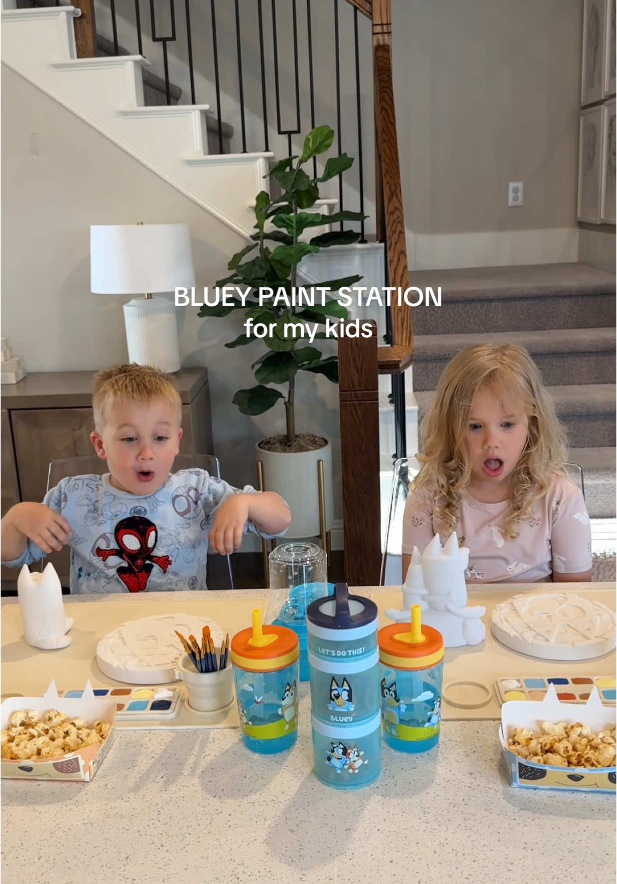Bluey painting station for my kids🩵💙Everything is in my Amazon strefront under “kids art station” Save & share with a mom who would love this idea - and follow along my page to see more kids activity ideas💛 • • #bluey #blueyparty #amazonfinds #toddlermom #toddleractivities #kidsactivities #kidscrafts #paintingstation #artsupplies #screenfreeplay #messfreepainting