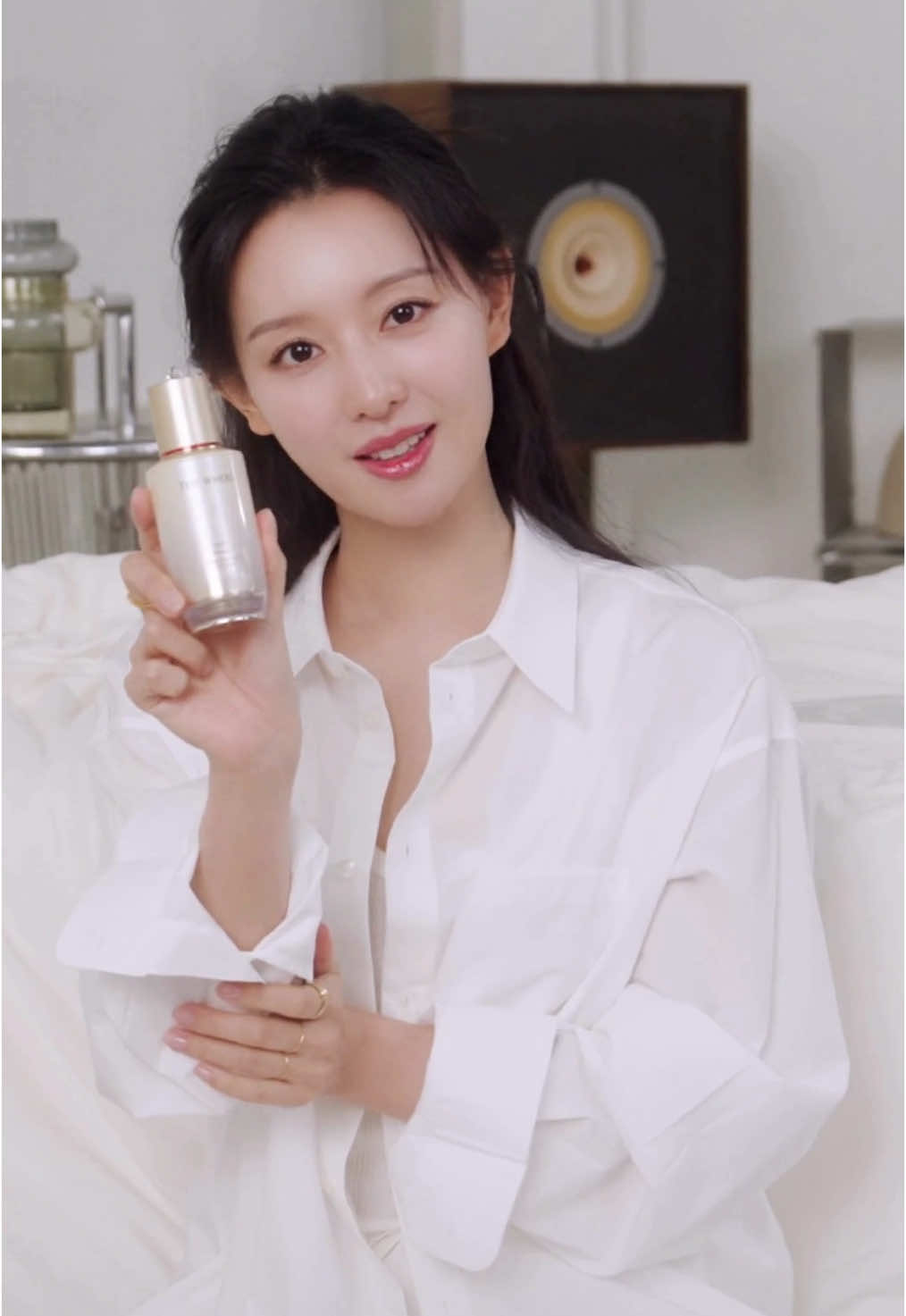 Cùng THE WHOO khám phá bí kíp duy trì làn da rạng rỡ dù phải đối mặt với lịch trình dày đặc của Nàng thơ Kim Ji Won 🥰 #thewhoo #thewhoovn #bichup #kimjiwon 