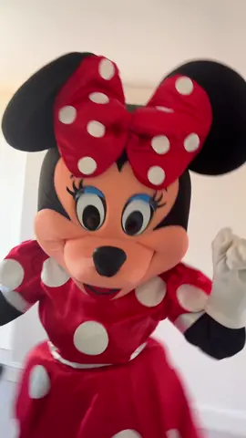 Let it whip girly pops 💅🏽 #dancetrend #dance #mascot #fyp #minniemouse #letitwhip 