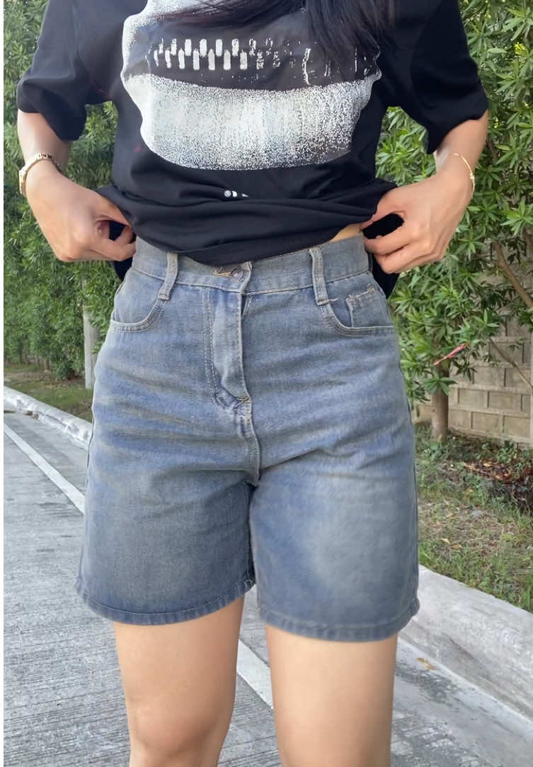 Size up, if mas gusto nyo loose yung fitting ng jorts sainyo #jortsoutfit #jortsfit #jorts #denimjorts #jortszn #jortsstyle #jortsoutfitideas #jortsoutfitsforwomen 