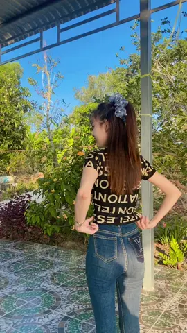 Cho em xin tấm vé trở về tuổi thơ đc hong, chứ giờ tự dưng sợ già dễ sợ 😥#62longan #kimquyen #nhacmientay #gaixinh #xhuong 