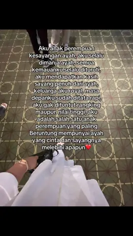 Salah satu yang aku syukuri di dunia ini adalah memiliki ayah yang sangat mencintai putrinya❤️#anakperempuanayah♥️😘😘 #keluargabahagia 