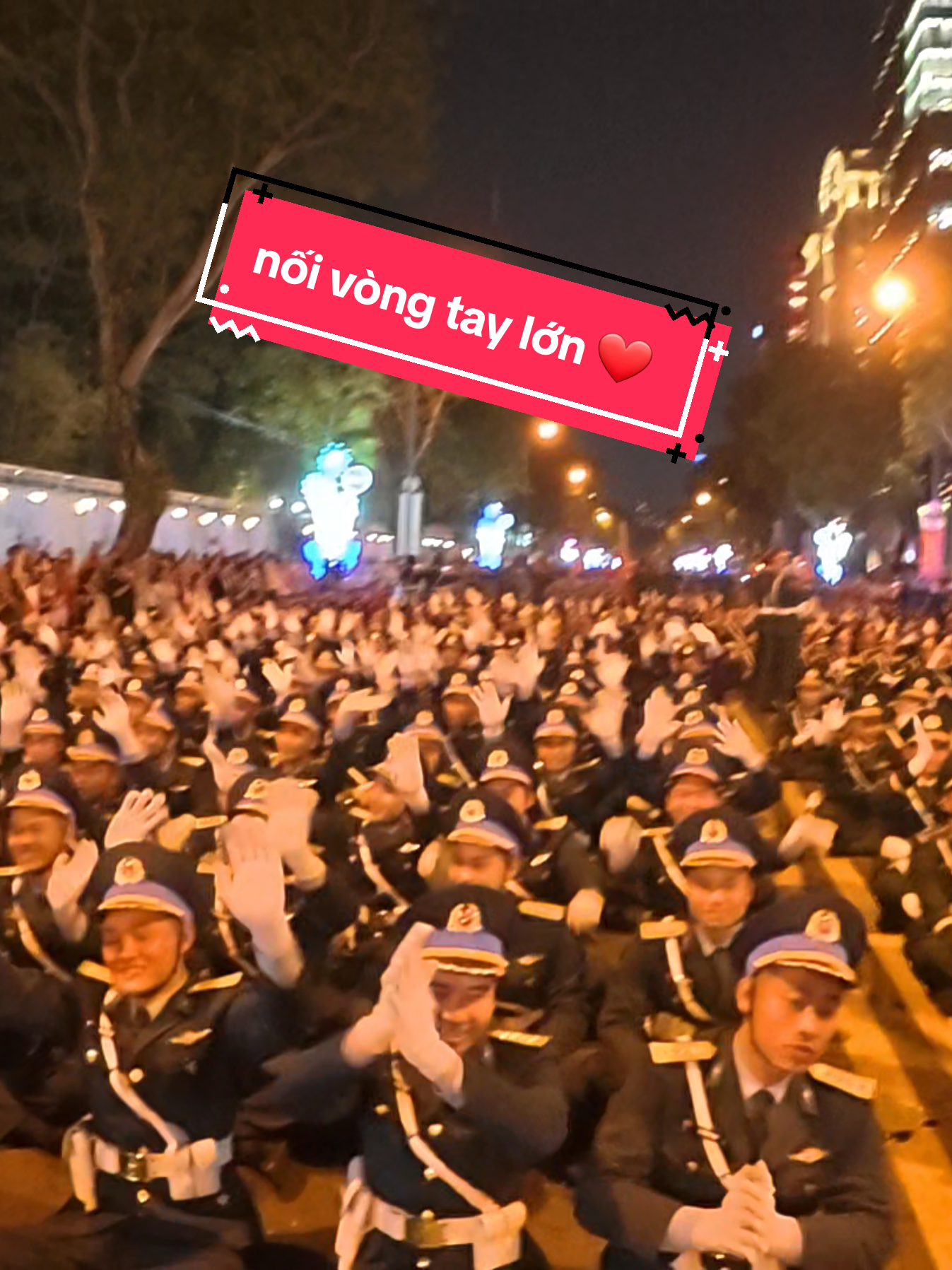 mình đăng nốt phần cuối. bây giờ phải ngủ thôi. hẹn gặp lại tất cả mọi người vào 3h sáng ngày mai 27/4. buổi lễ tổng duyệt sẽ diễn ra chính thức vào hồi 6h30