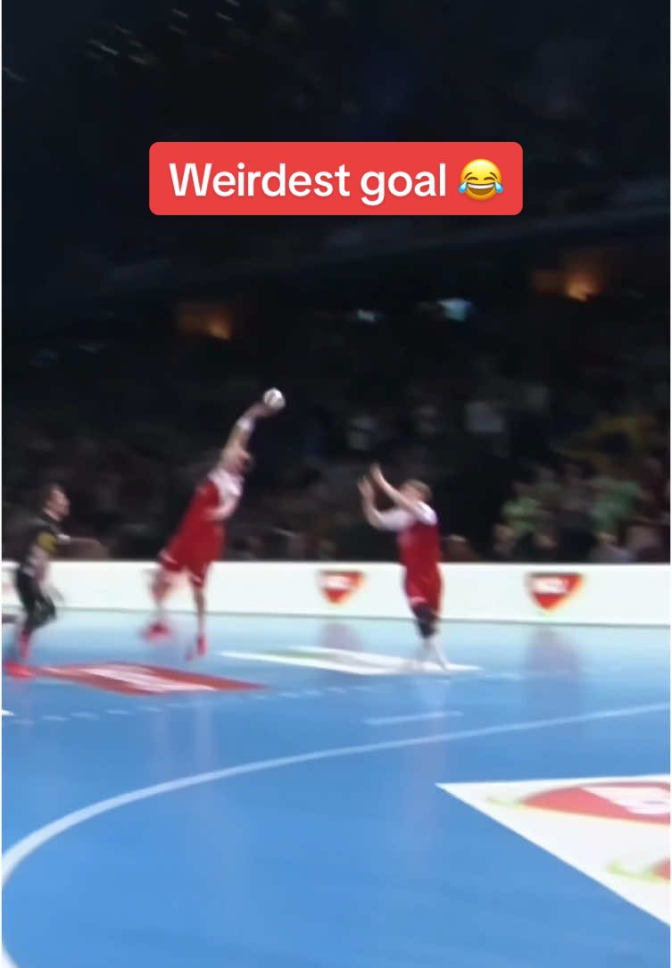 Even bro was not sure 😭 #handball #håndbold #ehfcl #clm 