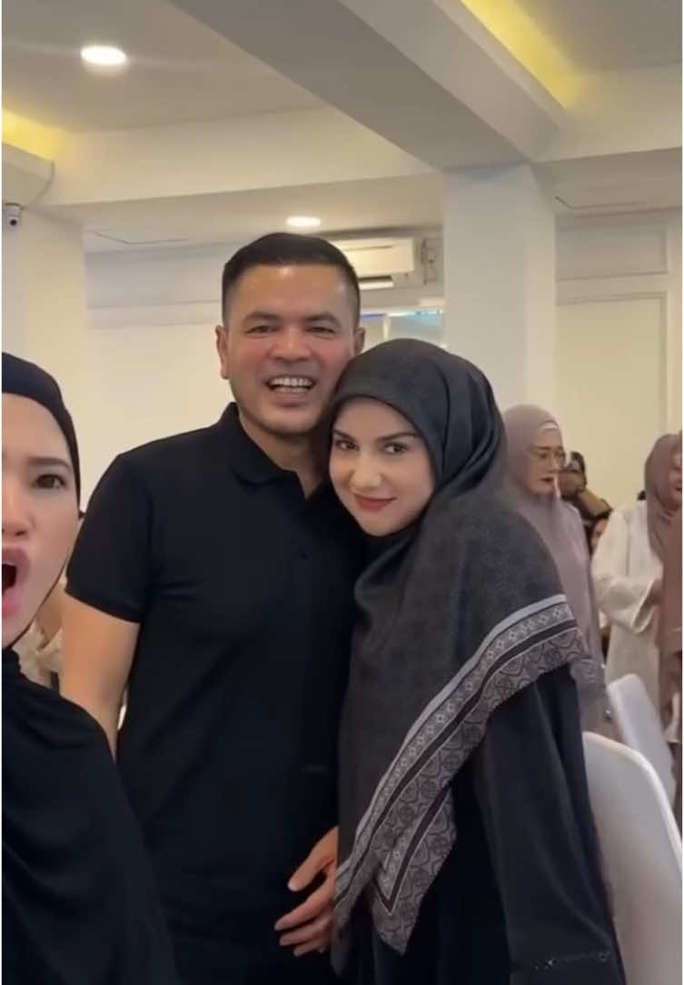 MasyaAllah Tabarakallah, Mommy Irish dan Bang Haldy di acara Halal Bihalal Musawarah ❤️ #fy #fyp #fypage #xy #xybca #irishbella #haldysabri 