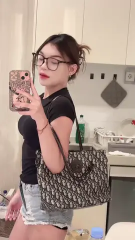 #fakebodyy⚠️ #fakesituation⚠️ #celvinklein #nyonyabesar #foryou 