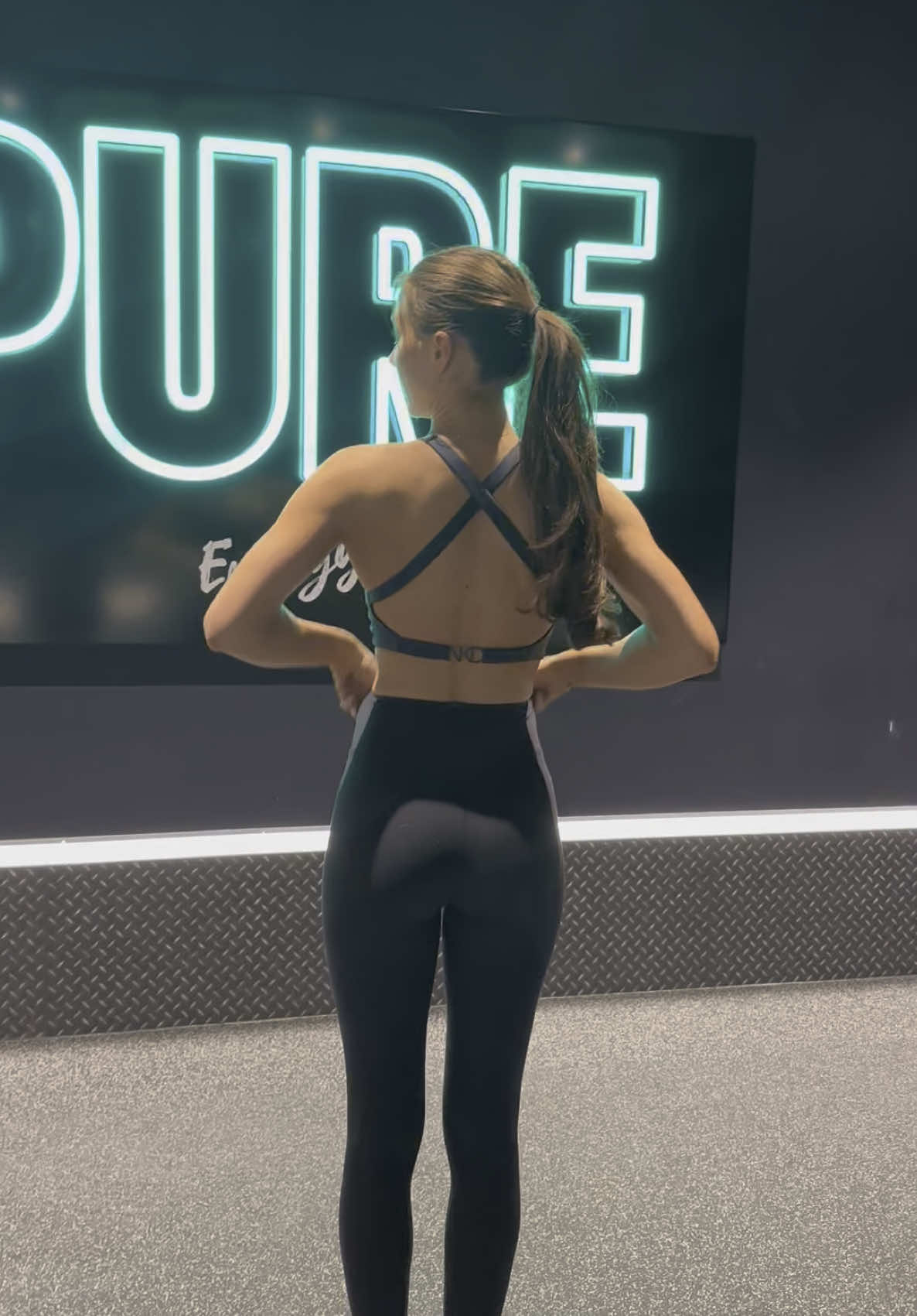 I lost a lot of my flexibility last year, we’re working on it massively.. a long way to go as yet!  #circusgirl #gymgirlies #mymotivation #keepgoing #flexibility #challangeyourself 