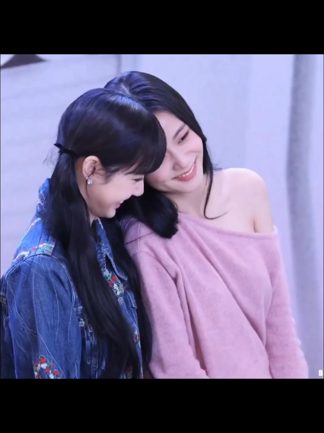 why y'all hating these angels my lisoo don't deserve this hate  😭🥺 #jisoo #lisa #lisoo #lisooedit #jisoo_sooyaa #lalisa #blissoo #blissoobyjisoo #lloud #blackpink #blink #blinkz613 #viral #fyp #foryoupage 