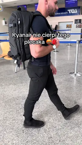 Polskie linie lotnicze Ryan Air nienawidzą tego plecaka🤬🎒