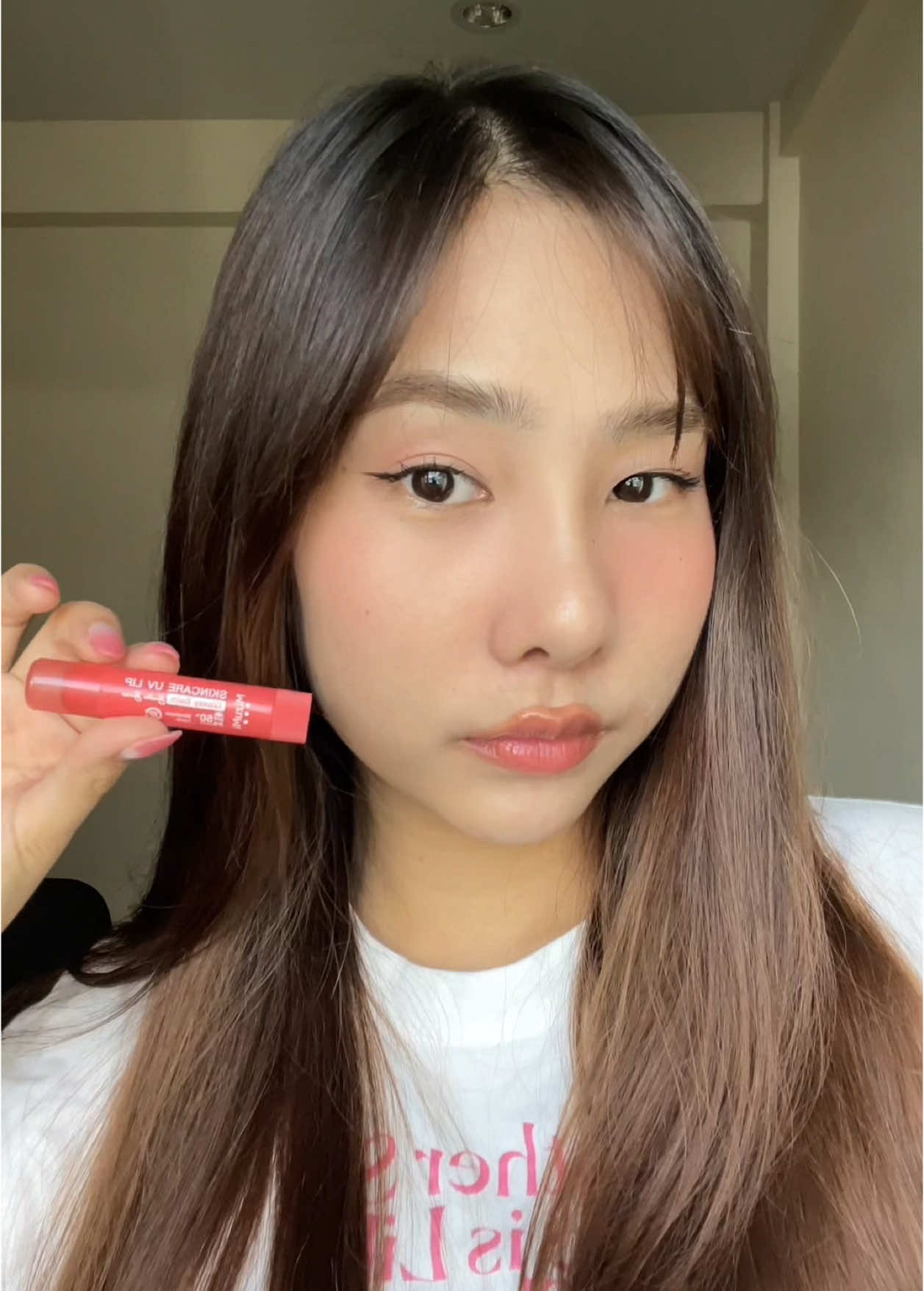 ลุคนี้คือเริด สีปากที่ถูกครบจบบำรุงกันแดดในตัวเดียว สวยแกรมมีสไตล์เว่อออ❤️✨💋 #MizuMi #SKINCAREUVLIPGLASSYBALM #ลิปกันแดด