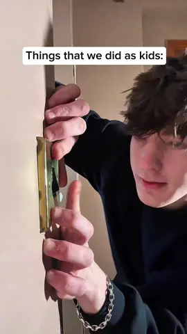 Things that we did as kids #funnyprank #scarecam #scareprank #viral #prank #jumpy #scaring 