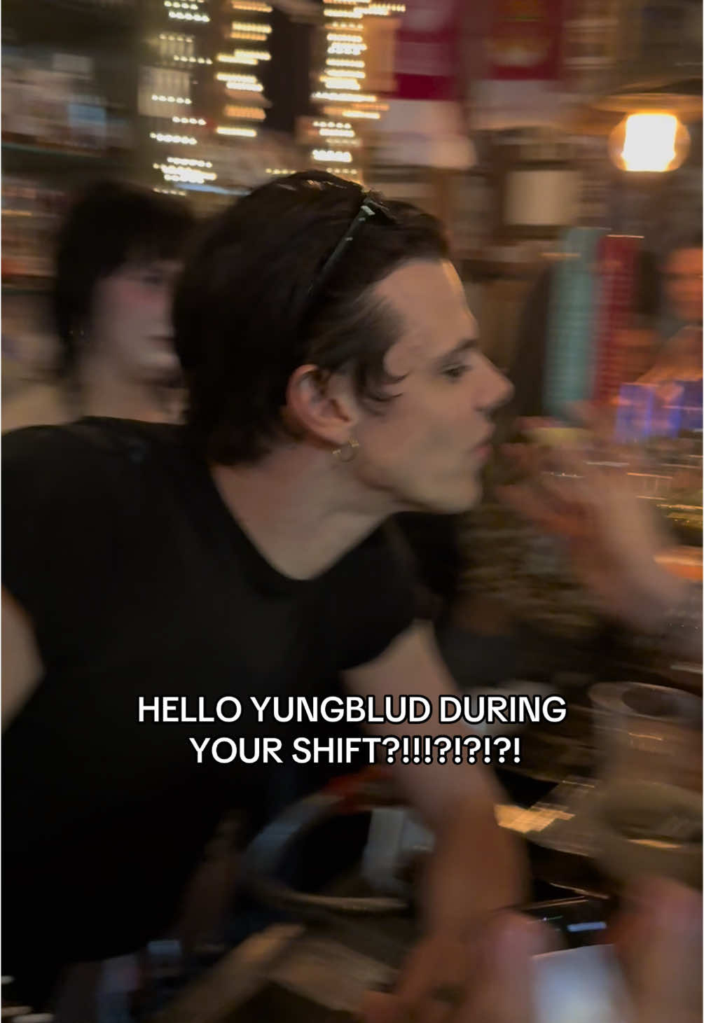 & during ur shift ?!?! @yungblud #yungblud #yungbludarmy #blackheartsclub 