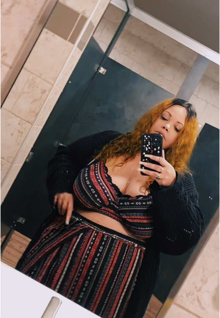 I told y’all a bathroom mirror hate to see me coming 😅 #selfie #mirrorpics #afterthefunction 