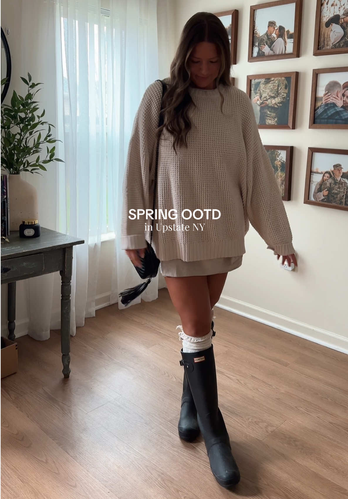 Hunter boots are still trendy, right? 😅 I’ve had these bad boys for almost tennnn years and I still love them as much as I did the day I got them!  #springbreak #springtok #springfashion #springstyle #midsizefashion #midsize #ootdinspo #OOTD #ootdfashion #outfitinspo #outfitideas #hunterboots #millennialsoftiktok #millennial 