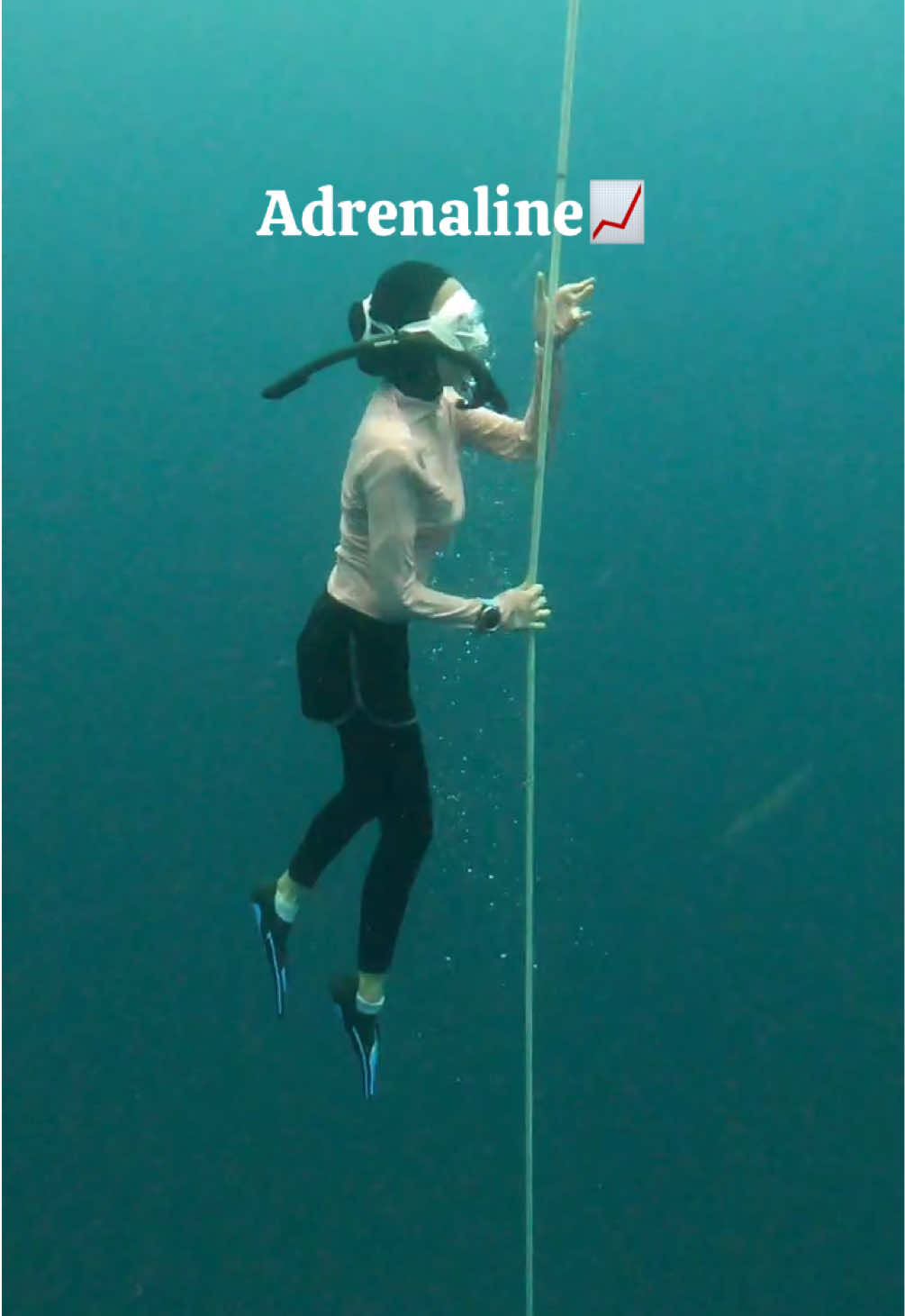 Menyala insang kuu🔥 #freedive #freediver #freediving #freedivegirl #freeimmersion #apnea #fypシ゚ #f #island  #deepwater #freediveindonesia 