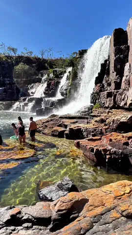 Vibes de Férias 💦😎🔝 #brasil 🇧🇷 #chapadadosveadeiros #tourism #waterfall 