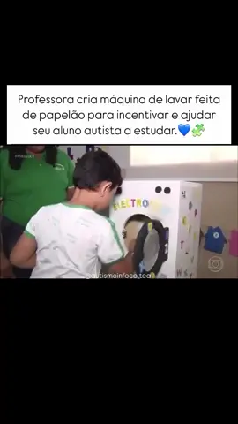 A professora Elaine percebeu o desinteresse do seu aluno Pedro que é autista em ir para a aula. Observou que ele tem hiperfoco em máquina de lavar, e todos os dias falava nesse assunto. Foi então que ela teve a ideia de criar uma máquina de lavar para incentivar e ajudar o Pedro. #inclusao #autismo #professora #maternidadeatípica 