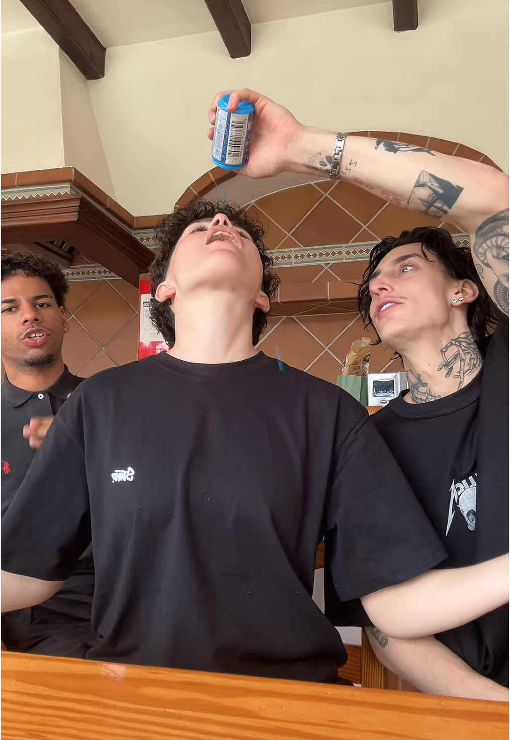 Ils connaissent bien les paroles c’est bien🤣 #fakebody #pourtoi @Jordy🐆 @SEVEN 