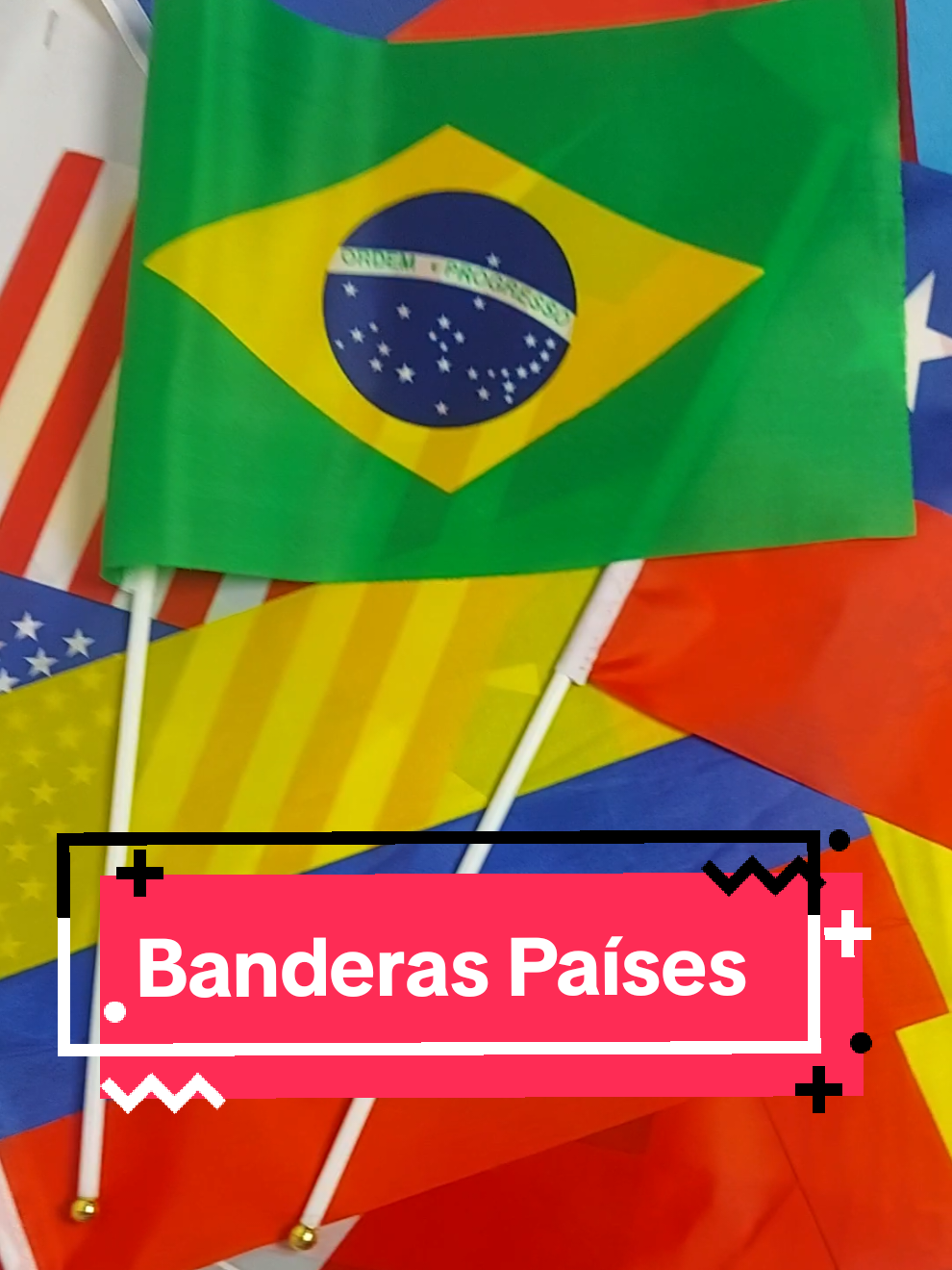 Tenemos banderitas de países 28x20cm 🇨🇱🇲🇫🇪🇦🇧🇴🇨🇴🇪🇨🇺🇲  Compra en Victoria 2456, Valparaíso  o por nuestra página web 👉 🌐  #banderas #paises #fyp #distribuidora #distribuidorafrancys #mayoristaschile #chile #mayoristas #ofertas 