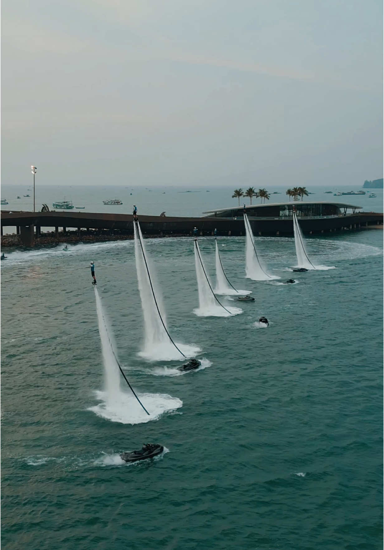 Flyboarders routine 🌪️ #seadoo #kissbridge #jetski #phuquocbeach #phiquoctravel #jetskiing #sunsettown #phuquoc #kissbridgephuquoc #flydance #flyboard #seadoosparktrixx #seadoolife #seadooswitch 