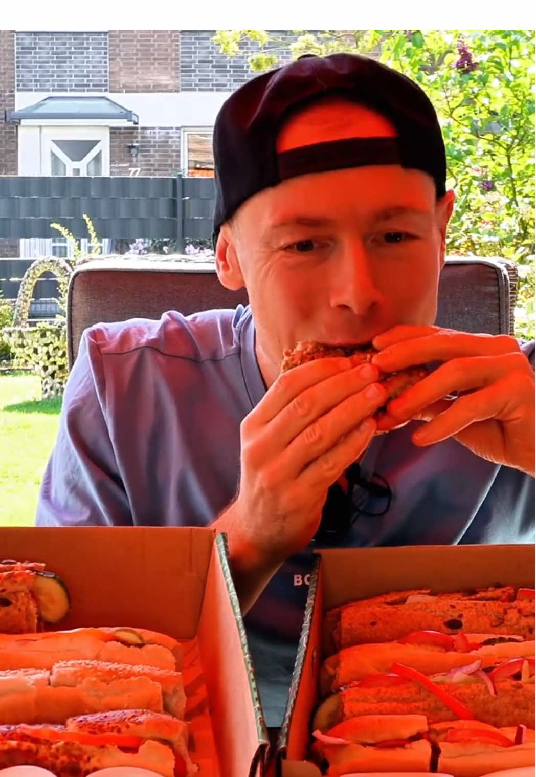 32 Sub Portionen, 8 Ganze Sandwiches, 60 Minuten. 1 Ziel: Geschichte schreiben. 🥖🔥 Zum 60-jährigen Jubiläum von Subway habe ich mich einer Challenge gestellt, die noch keiner so durchgezogen hat: 🎯 8 komplette Sandwiches in nur 60 Minuten. 🥵 Keine Abkürzungen. Kein Weglaufen. Würdest DU dich dieser Subway-Challenge stellen oder wieviele schaffst du? 🤯👇 Ganzes Video in voller länge siehst du jetzt auch auf auf YouTube - BigMeatsFood! Und sag ehrlich: Soll ich die nächste Challenge auf 10 Subs erhöhen?! 🔥  #subway #sandwich #sandwiches #eatfreshrefresh #viralfood #foodchallenge #FoodTok #bigm 