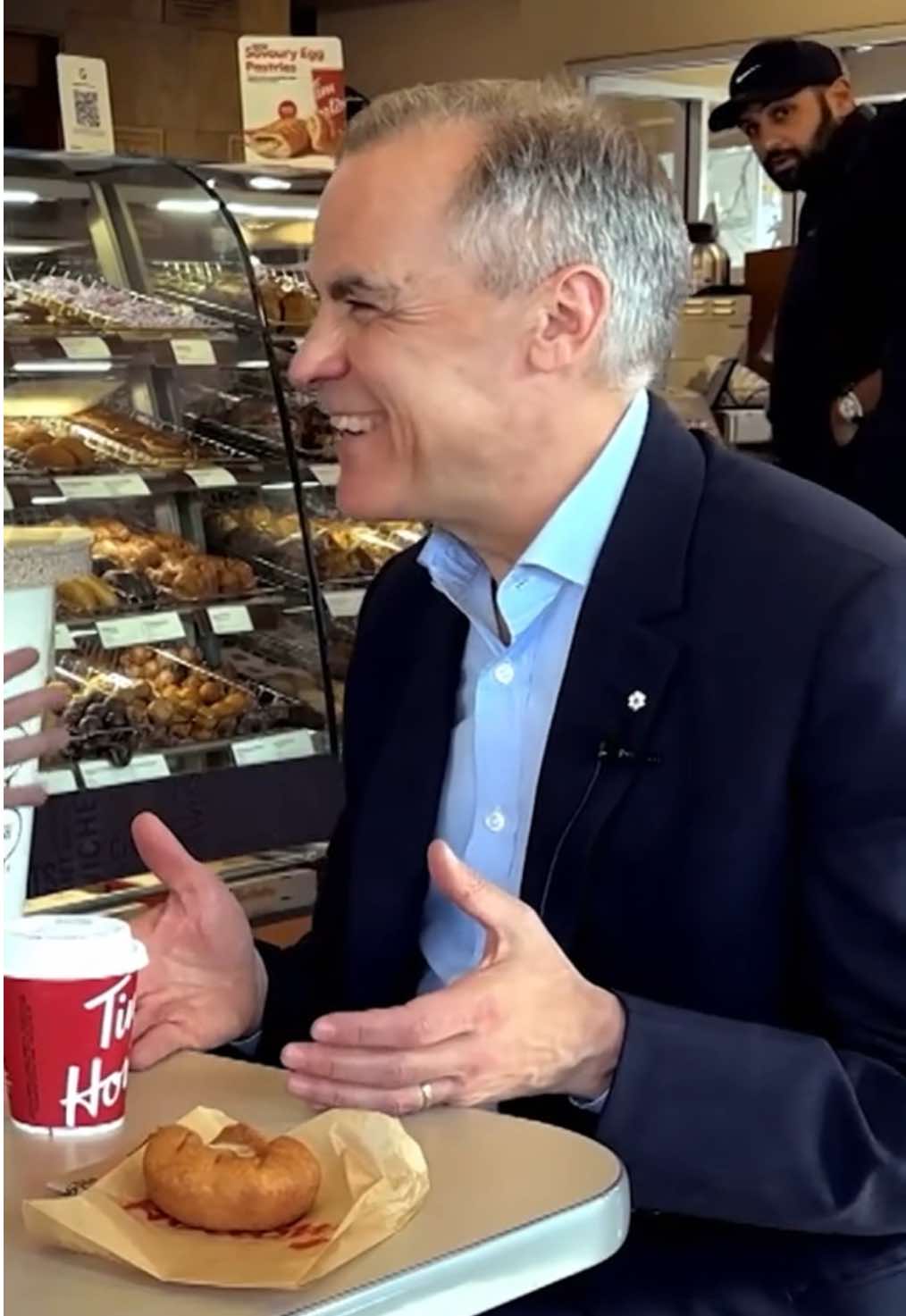 people say you have big daddy energy... #election #markcarney #interview #timhortons #canada #22minutes 