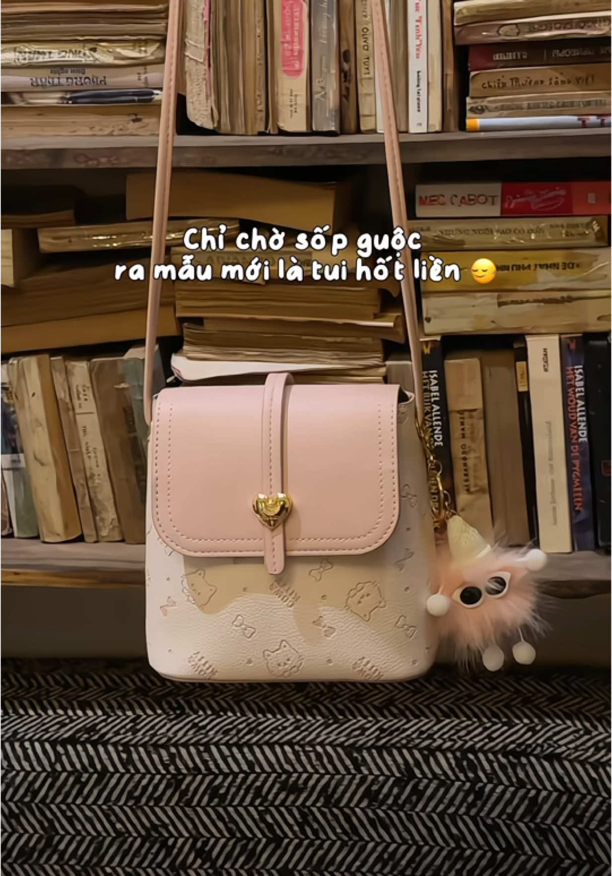 Ẻm xinh đúng gu tui 🙂‍↔️ #tui #tuideocheo #hellokitty #muataitiktok #embehan04 #fypシ゚ 