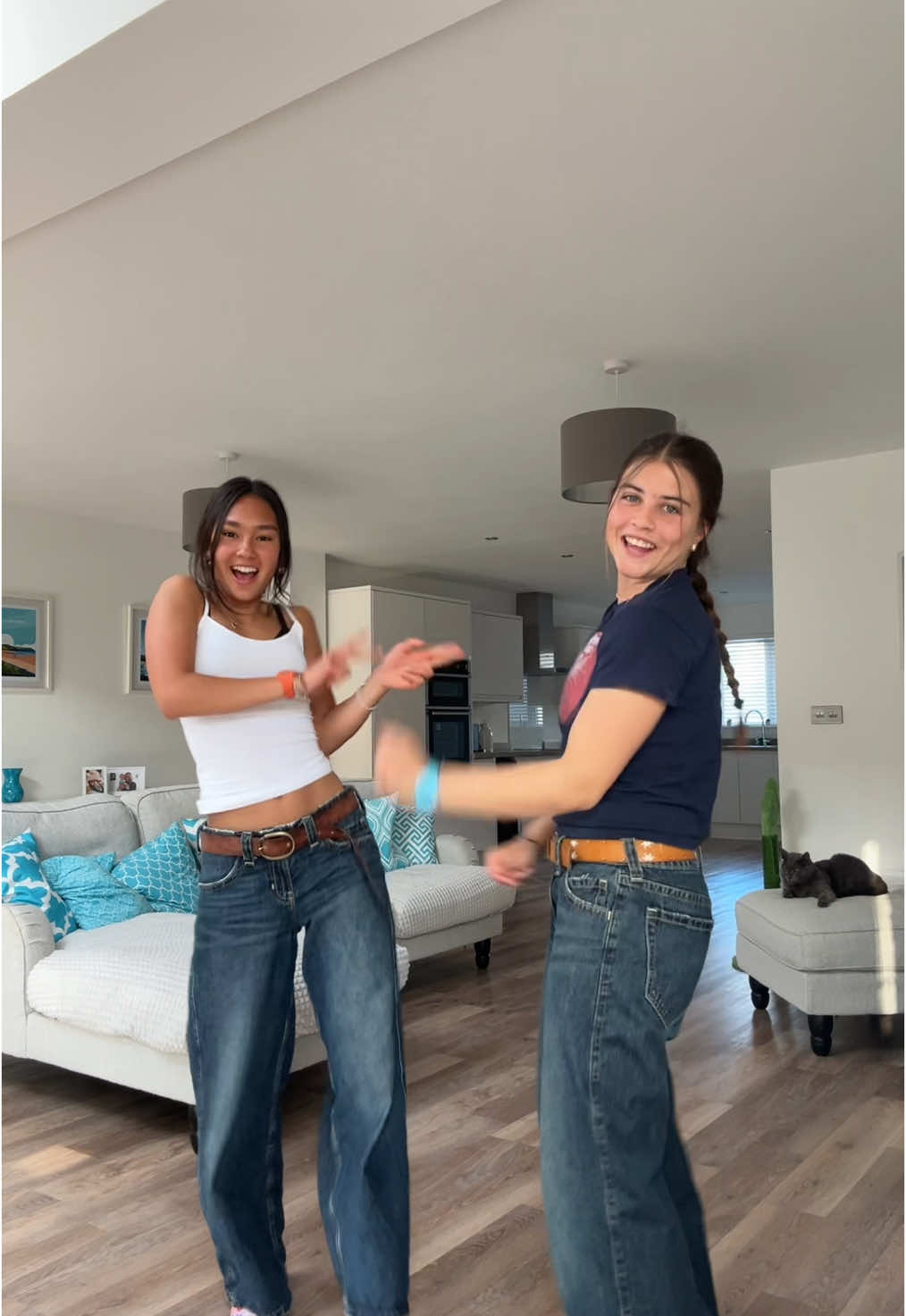 #bestfriend #dances 💙🤍