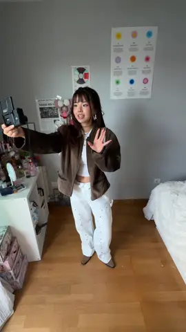 outfit check 🤎🤎🤎 #OOTD #suede #whiteoutfit  