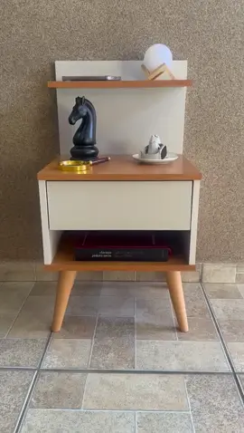 ✨ Dê um Toque Retrô ao Seu Quarto! ✨ Transforme seu espaço com o Kit de 2 Mesas de Cabeceira Retrô Sleep Decor! Com design vintage e cores vibrantes, essas mesas não são apenas funcionais, mas também um verdadeiro charme para a decoração. Cada mesa conta com uma gaveta espaçosa, perfeita para organizar seus itens essenciais à mão. 🌈 Destaques: - Estilo Retrô: Um toque nostálgico que combina com qualquer decoração. - Cores Vibrantes: Adicione personalidade e alegria ao seu ambiente. - Praticidade: A gaveta oferece espaço extra para manter tudo em ordem. 🛏️ Torne suas noites mais aconchegantes e seu quarto mais estiloso com este kit incrível! 🌟#achadinhos #achadosshopee 