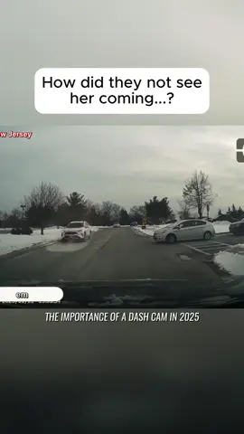 How did they not see her coming? #dashcam #drivingfail #dashcamfootage #dashcams #baddriver #dashcamcrash #roadrage #insurance