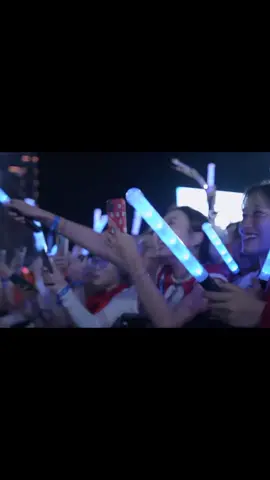 Vạn Phúc ngày ấy thiếu một người... #negav #dangthanhan #fyp #xuhuong #concertanhtraisayhi 