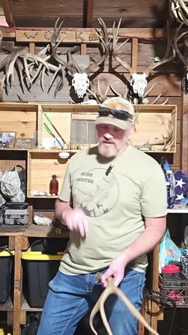 How to the keeper pile! clip 2 #shedsoftiktok #shedhunter #shedseason #shedhunting #shedantlers #deer #oregon #pnw #usa #Outdoors #inthewoods #browngold #milesmakepiles #roguegorillaoutdoors #blacktaildeer #blacktailfreak 