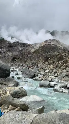 sebiru itu sungai kawah ratu 🌿🌿#kawahratu #bogor #curug #fyp #fypage #xybca #healing #idea #keluarga #hikingadventures #sungai #gunung #mountnesia #salak 