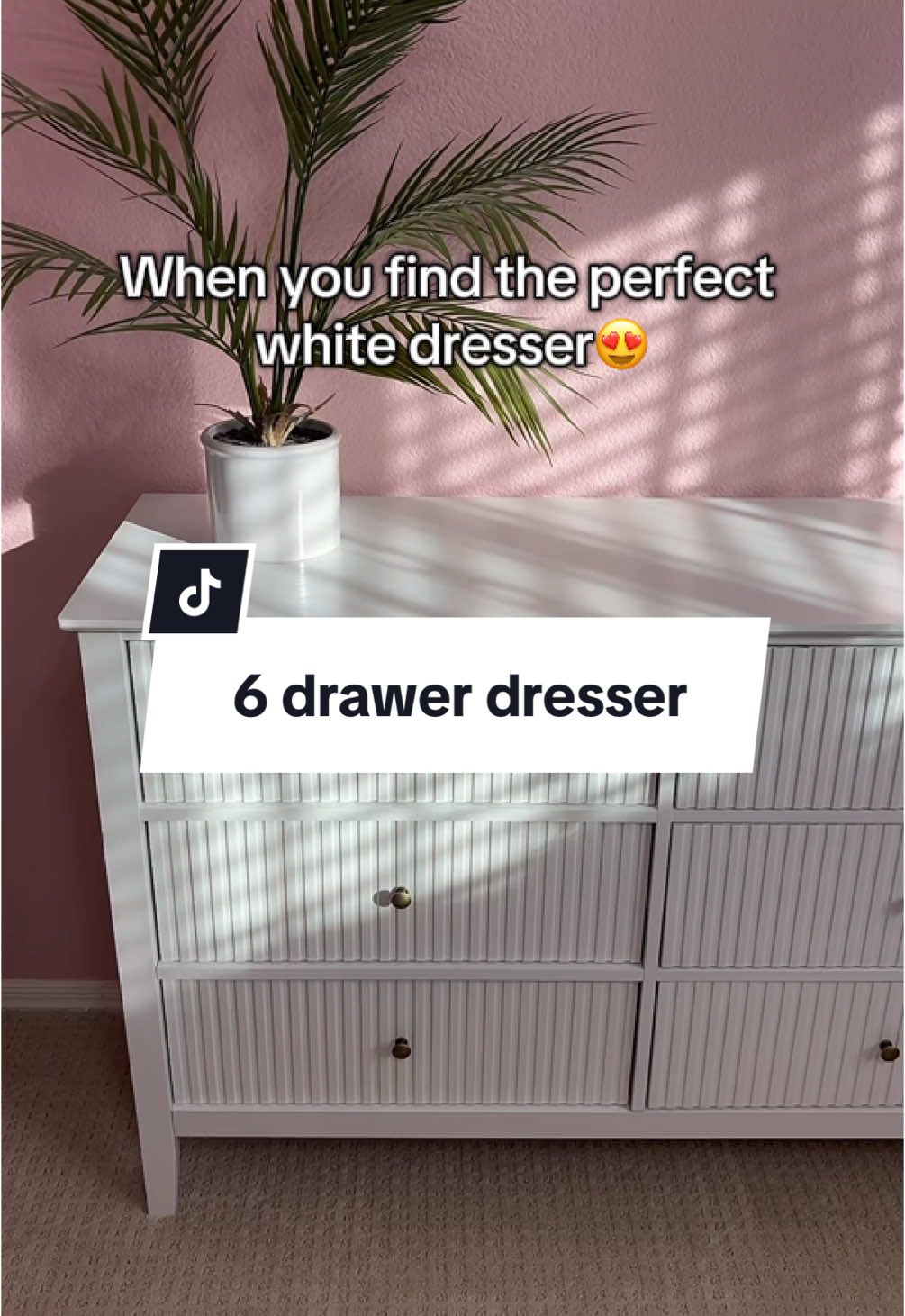 This fluted dresser is gorgeous and just what I was looking for! #Dresser #BedroomFurniture #Furniture #WhiteDresser #fluteddresser #bedroommakeover 