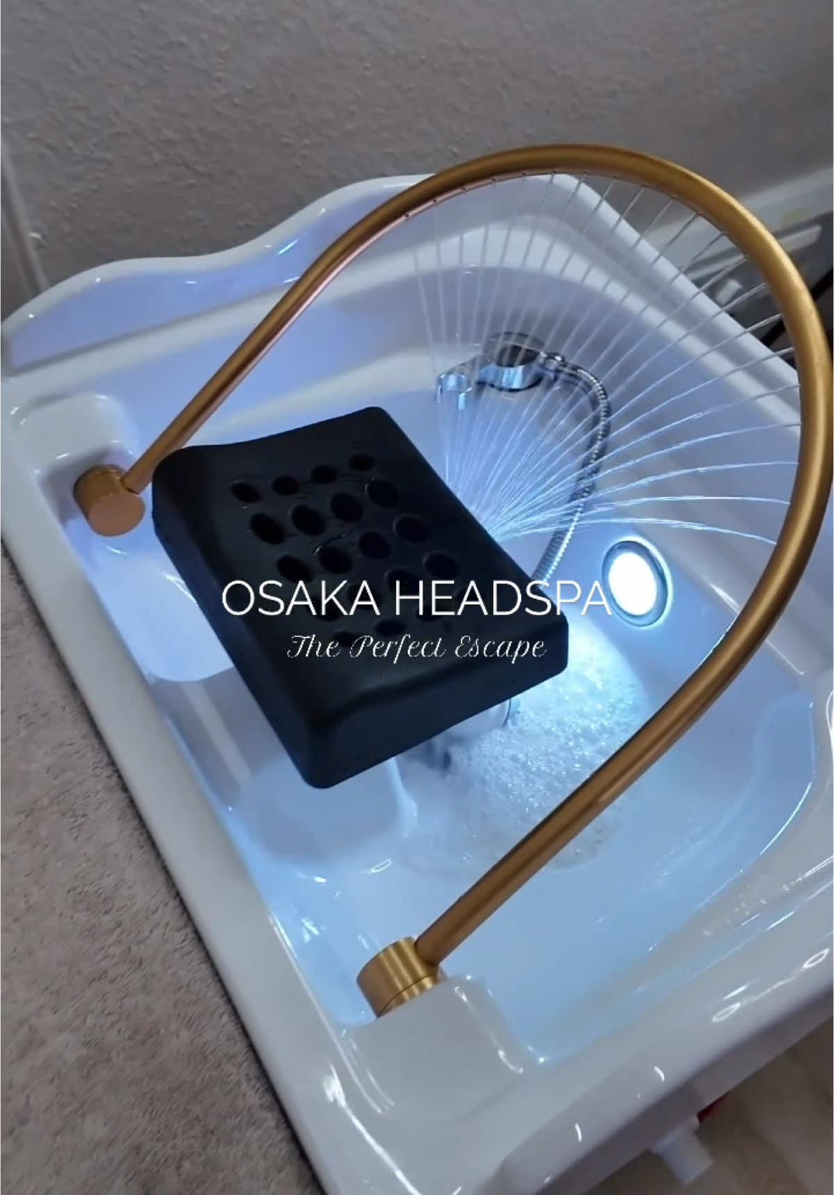 I cannot tell you how good this felt!🥰 It was soo relaxing and knowing that it was benefiting my hair made it even better! The overall treatment also has benefits towards mental well-being so it’s definitely a 10/10 😌  The scalp analysis was so interesting and I recommend going to see the health of your scalp and you will also get to see it again at the end to see the difference between having the treatment💛  Mental health benefits - I can see why. I literally sunk into another dimension I was so relaxed and didn’t want it to end! Even after 1 hour of just pure relaxation. It can also help with improving your sleep! You can choose to leave with a hair mask on and leave in for the rest of the day which I did and I do recommend as your just adding an extra benefit 👌  The head-spa was so comfortable and seeing the water jets is so satisfying and they are so nice on your head.  It’s a must treatment and my hair was so silky and fresh you won’t regret it & I recommend Lyndsey for her professionalism and passion for the treatment and I already can’t wait to go back!  Its already in my mind of who il be buying this for as a gift! 🧡 & I can’t wait to return. #Pr #Invite  #sarahscakecompany #comewithme #ashleycross #headspa #osaka #headmassage #health #mindset #positivity #wellbeing #giftideas #dorset #newbusiness #SmallBusiness #supportlocal #Lifestyle #relaxation #hairandhealth #hairwash #hairspa #trending #headspatreatment #tranquility #scalpanalysis #newtreatment #newtrend #foryou #fyp 