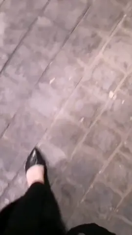 حافظ على من يصنع الوقت لأجلك ... و ليس من يجعلك وقت فراغه . حافظ على من يكون معك في أسوإ حالاتك  و ليس فقط في أجملها  حافظ على من يراعي مشاعرك و لا يستهين بها ، من يفتقد وجودك ، من يجعلك تحب نفسك حافظ عليه جيدا. ❤...🙂