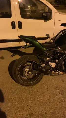 Kawasaki z900 ❤️‍🔥😍 #kawasaki #z900kawasaki #yamaha #you #tmax530 #illu #marocaineM #festivaldecomedia #casa #motivation #Iol #kesfet #bdtiktokofficial #goviral #fashion #funny #fyp 