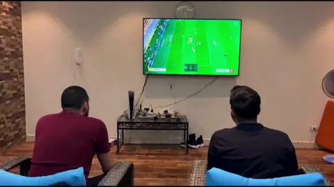 لما صاحبك يتزحلق في آخر هجمه (subtitled) #ترند_تيك_توك #اكسبلور #tiktok #الشعب_الصيني_ماله_حل😂😂 #ترند_تيك_توك #2024 