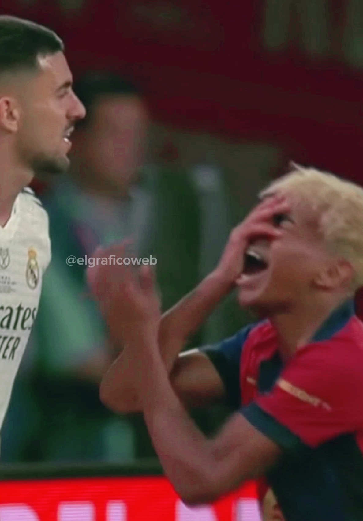 Ceballos y Yamal se pelearon por un lateral