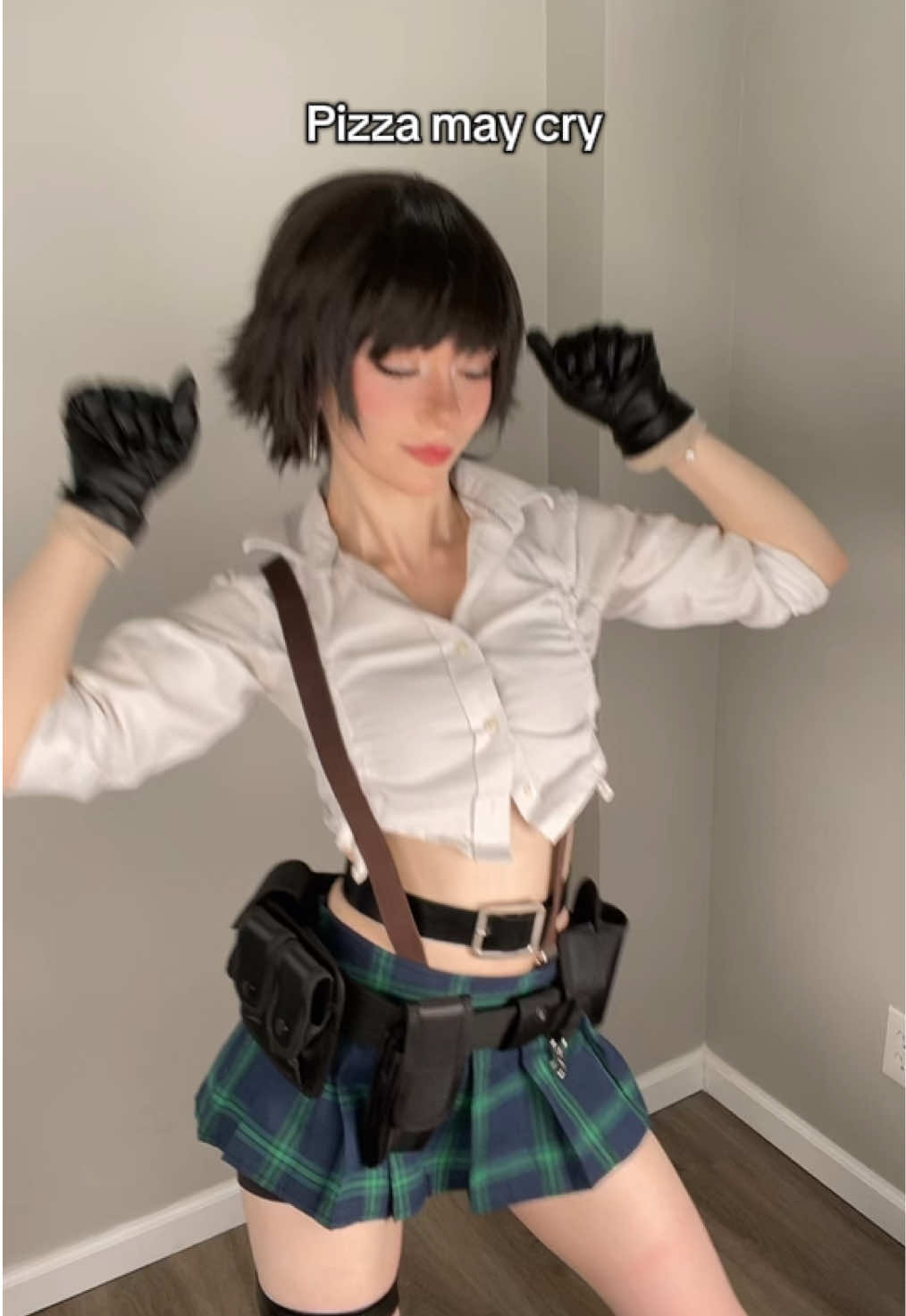 A real pizza party #devilmaycry #dmc #ladydmc #cosplay 