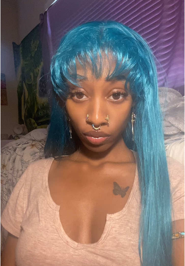 This situation was stressing me out haha also some of you need to stop relying on other people to love yourself and I’m not saying that you can’t get help from a body positivity influencer, but you can’t get mad at them and blame them for how you’re feeling about yourself because they got work done she did her part it’s time you love yourself! #fyp #bodypositivity #bodypositive #xyzcba #claradao 