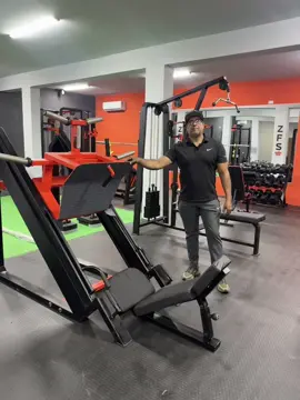 Nuestra favorita prensa 45 grados modelo nacional #fyppppppppppppppppppppppp #venezuela🇻🇪 #maracaibovenezuela🇻🇪 #fabrication #fitnes #instalaciones #prensagym 