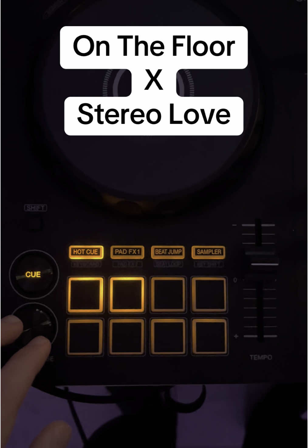 On The Floor X Stereo Love #rekordboxdj #summermashup #djtransition #ddjflex4 #dj #ibiza #party #djmix #eurosummer #pioneerdj #stereolove #djsoftiktok 