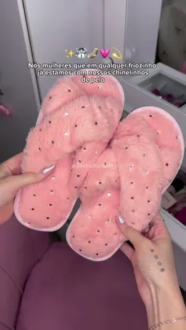 A coisinha mais fofa 💗 Cole este ID na shopee 🔎 BKM-SQH-PVX  #pantufa #acheinashopee 