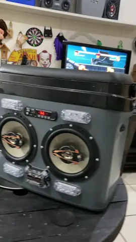 Caixa térmica com som e leds forte #caixatermicacomsom #fyp #f #viralvideos #cooler #som #jbl 