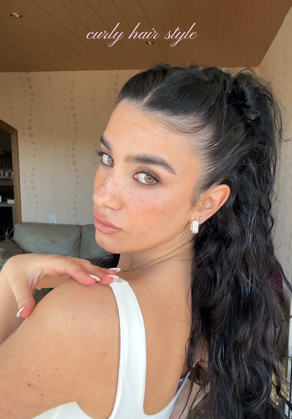 do you want more hair content? I am a lil bit scared 🫶🏽👀🐰 #hair #curlyhairtutorial #viral #sephora #makeup #tutorial #curly 