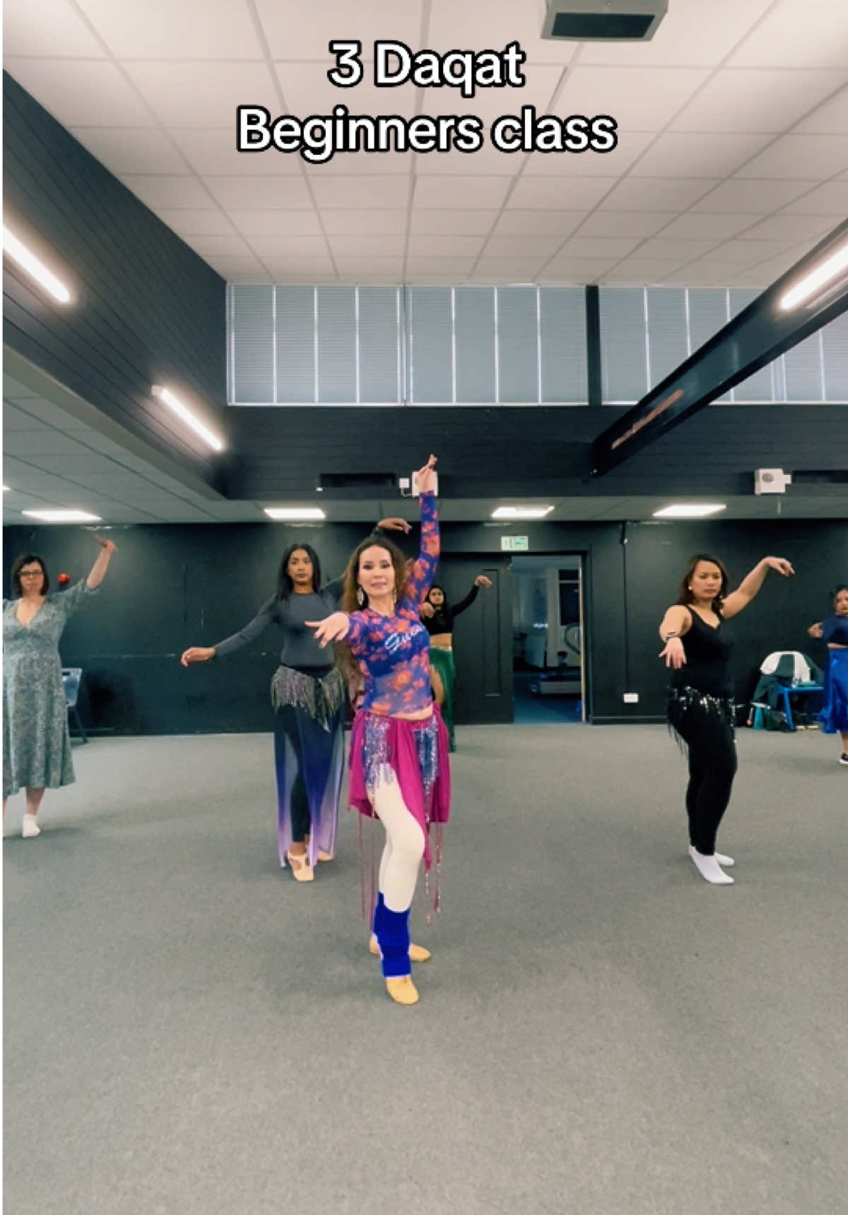 My choreography for #3daqat #bellydance #orientaldance #danceclass #raqssharqi #raghs #warwickshire #Leamingtonspa #birmingham #midlands #uk #رقص_شرقی #肚皮舞 #东方舞 #dancewithjamilah 