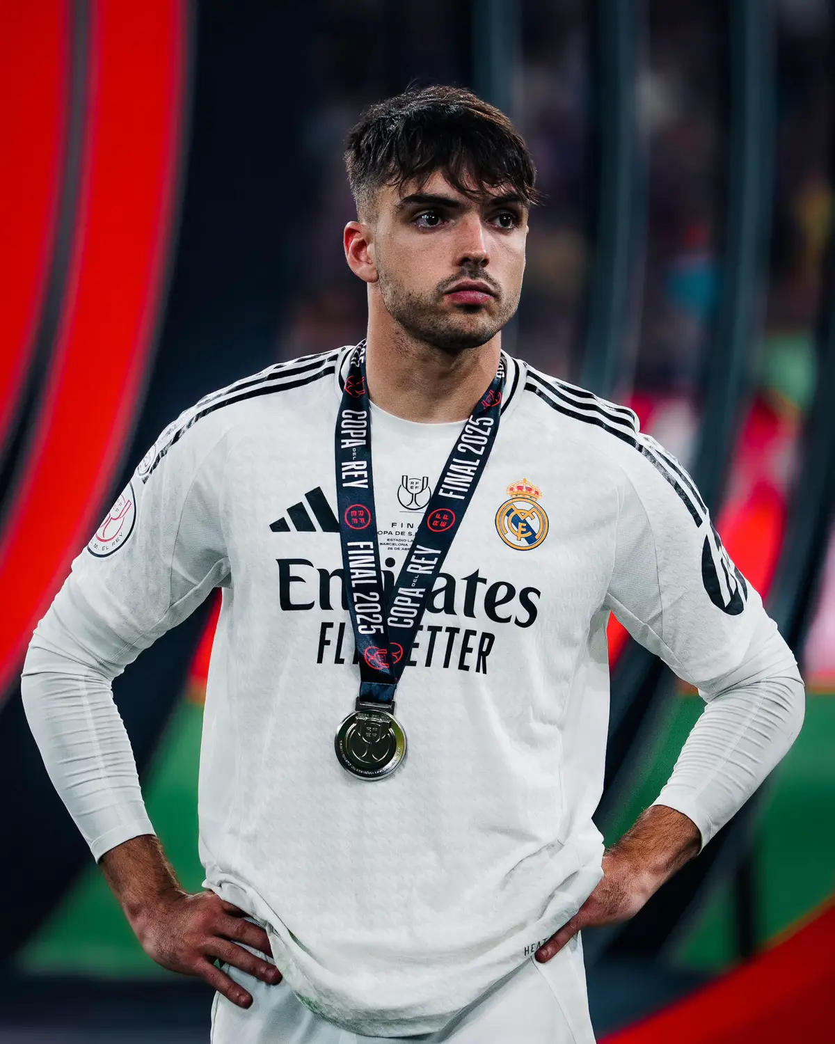 Dimos la cara hasta el final pero no pudo ser. Pedir disculpas a la afición y agradeceros a todos los que vinisteis hasta Sevilla. Orgulloso de ser madridista. #HalaMadrid 🤍 #realmadridfans #madridistas #asencio #raulasencio #footballtiktok #deportesentiktok 