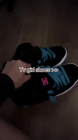 #tvgirl #nice #shoes#viral TV girlllll🩷💙